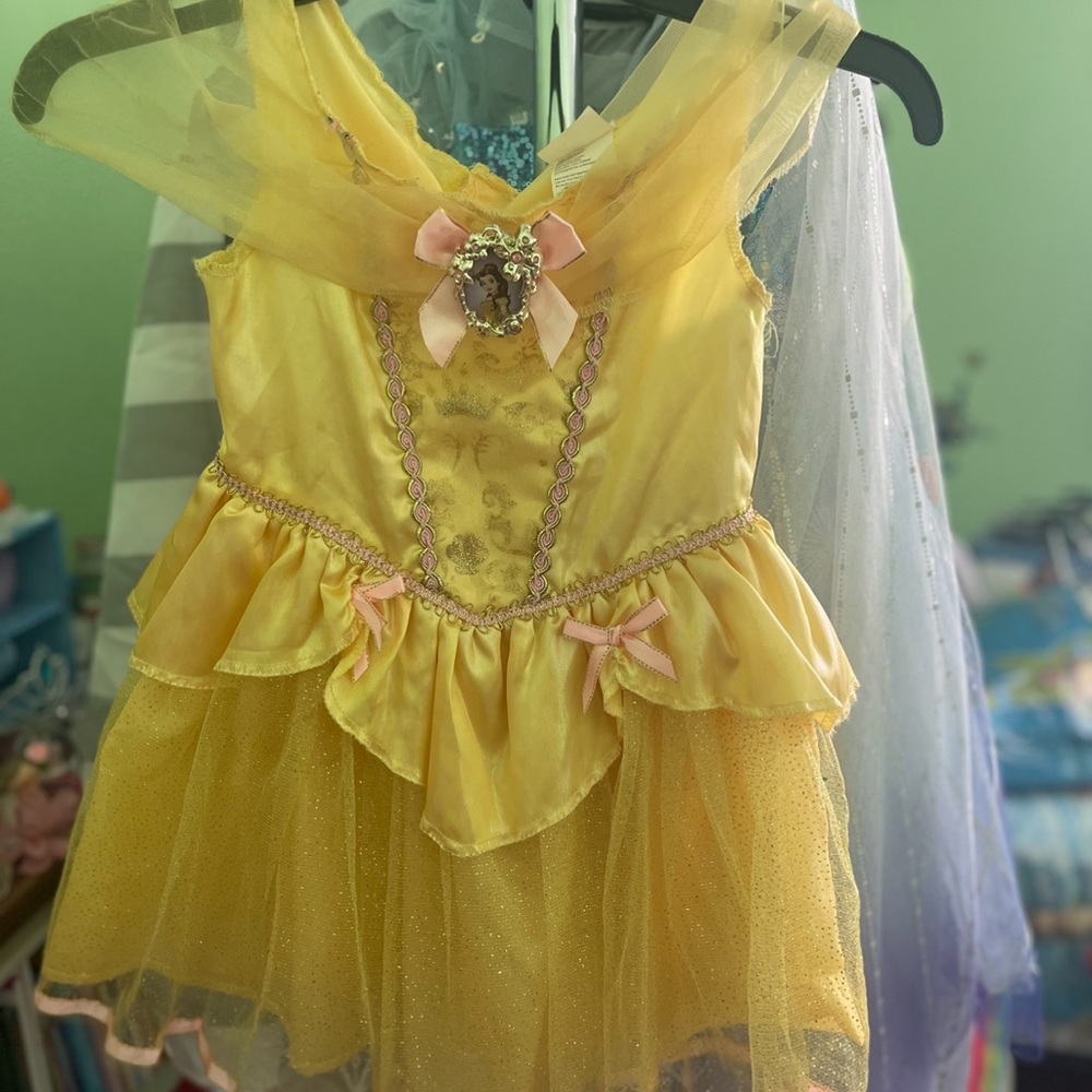 Belle costume